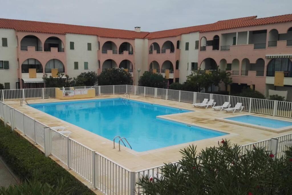 Studio Mezzanine En Residence Avec Piscine Au Village Le Barcares Exterior photo